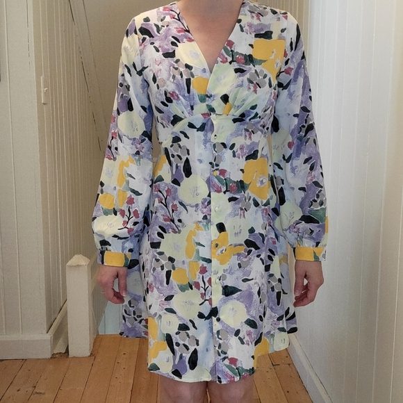 Floral short dress with long sleeves - Picture 9 of 11